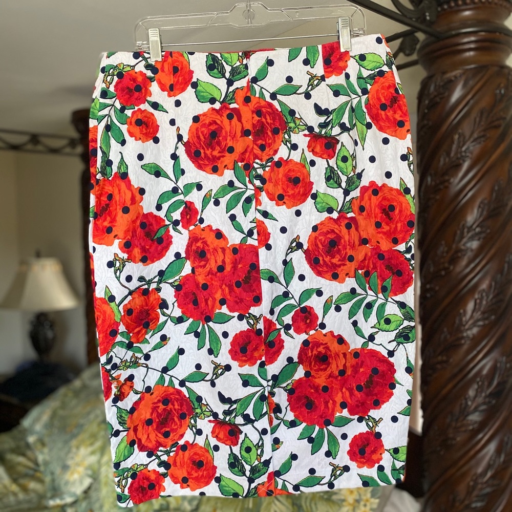 White multicolored floral pencil skirt